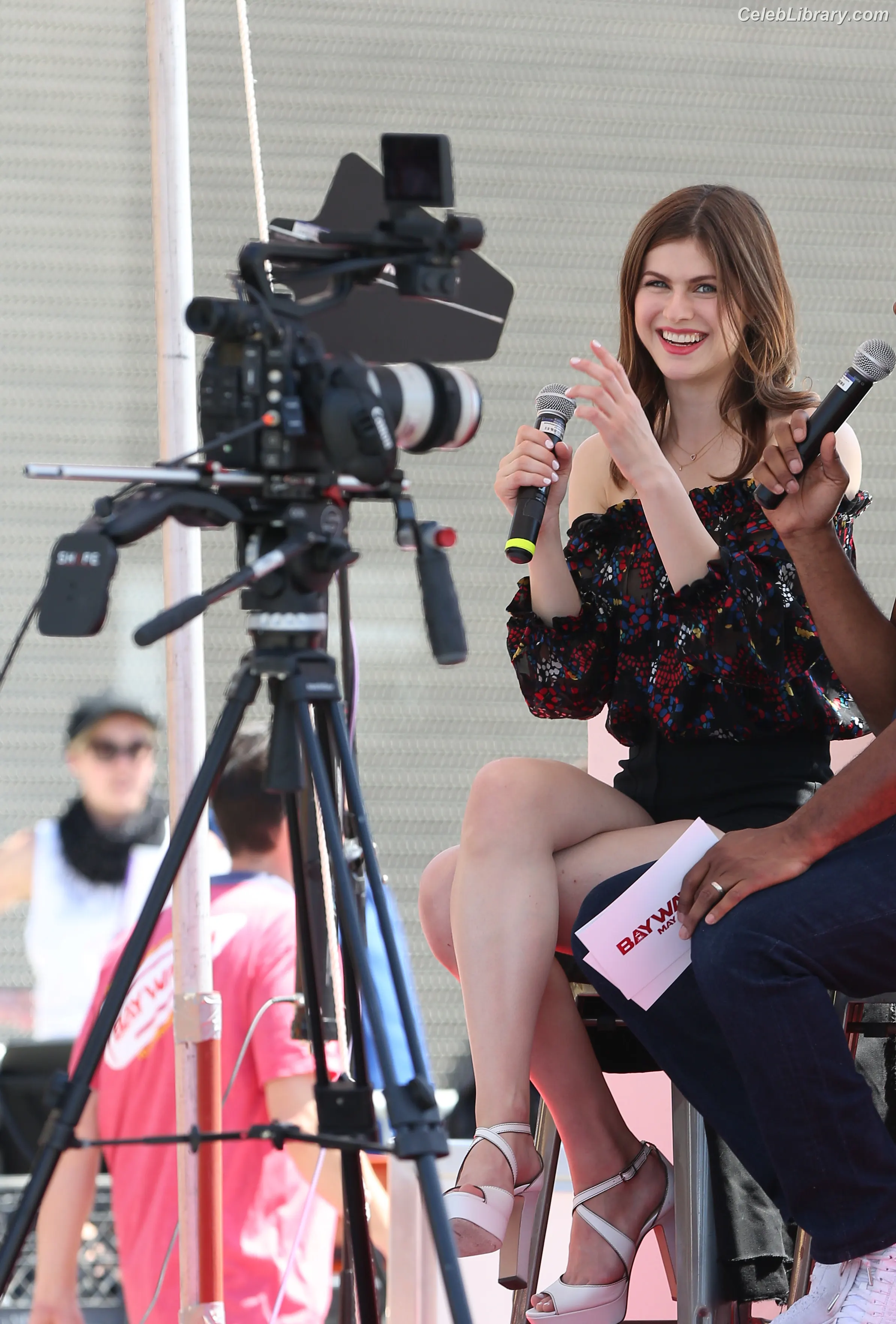 Alexandra Daddario photo 1 of 1617