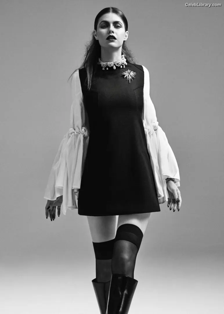 Alexandra Daddario photo 16 of 1617
