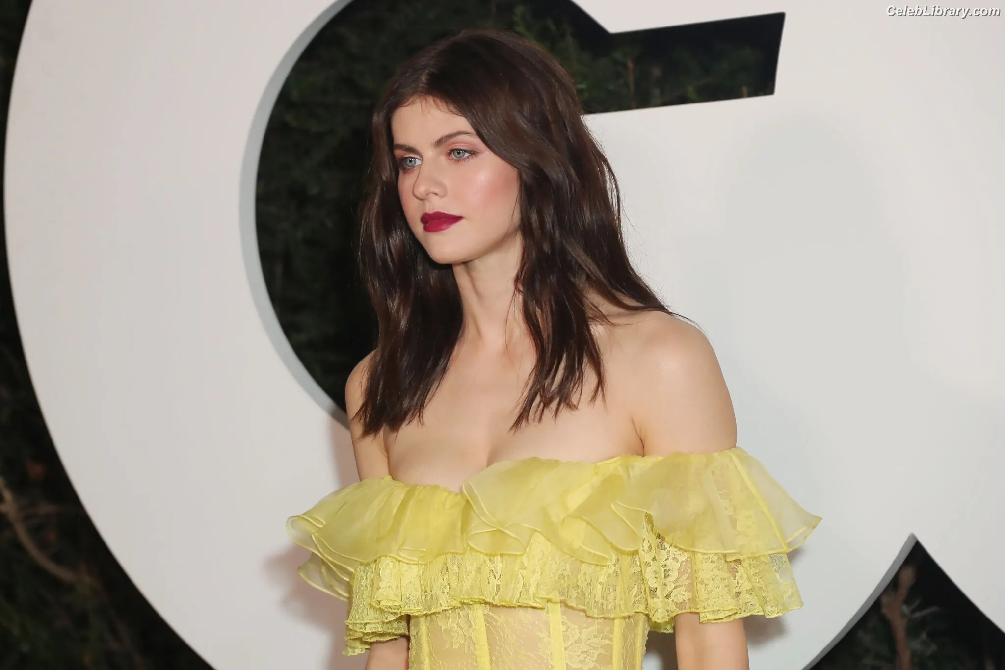 Alexandra Daddario photo 18 of 1617