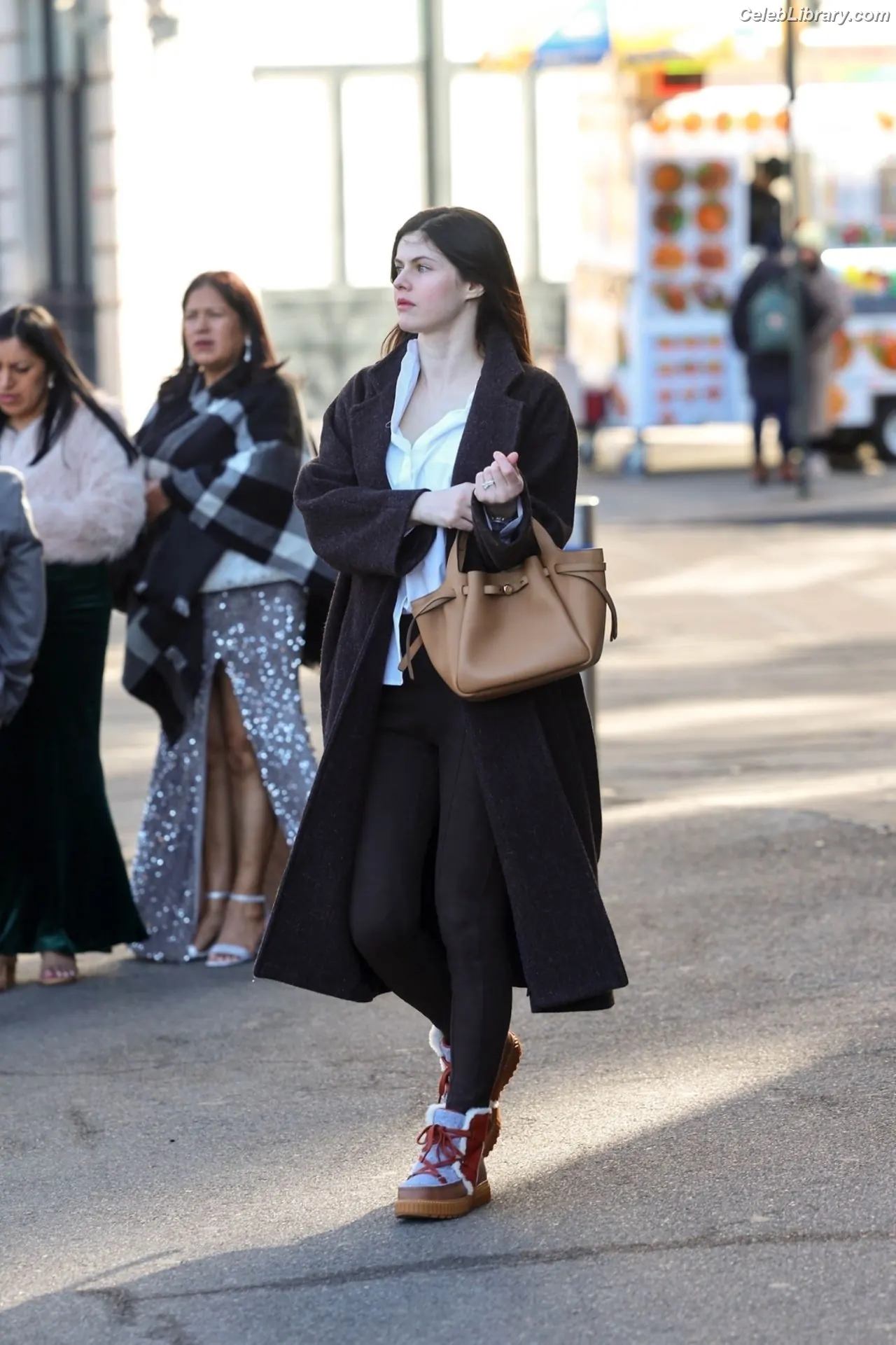 Alexandra Daddario photo 12 of 1617