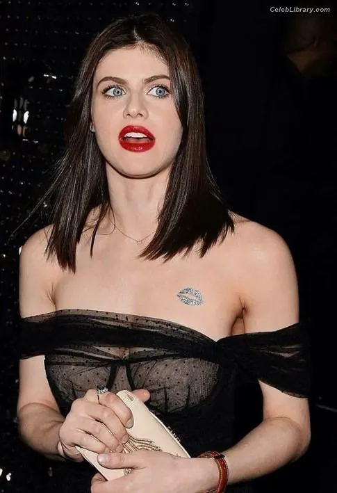 Alexandra Daddario photo 23 of 1617