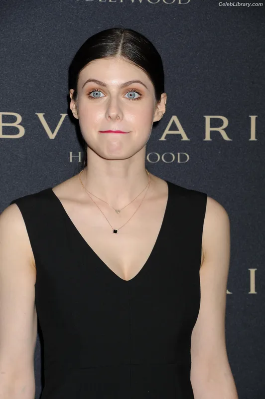 Alexandra Daddario photo 10 of 1618