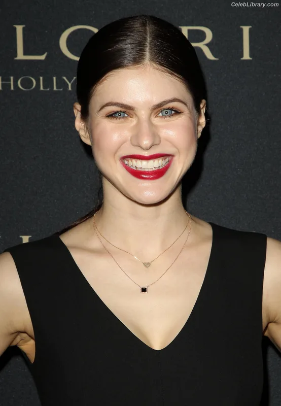 Alexandra Daddario photo 18 of 1618
