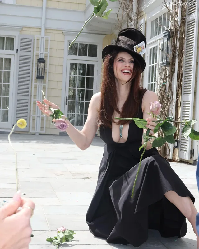 Alexandra Daddario photo 11 of 1618
