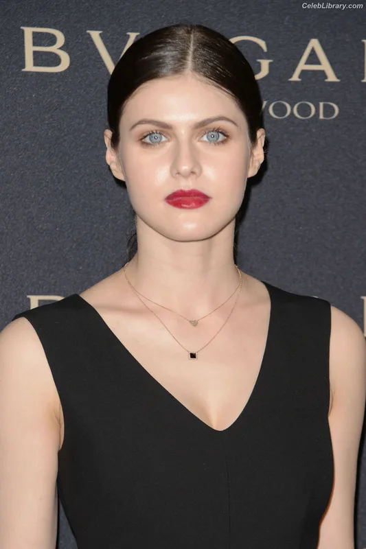 Alexandra Daddario photo 13 of 1618