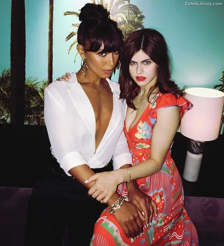 Alexandra Daddario photo 12 of 1618