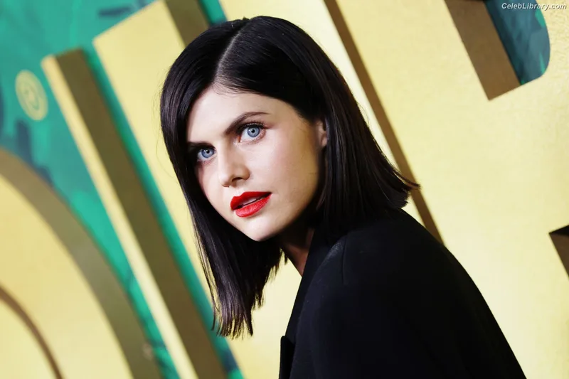 Alexandra Daddario photo 14 of 1618