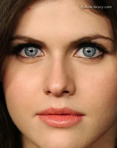 Alexandra Daddario photo 15 of 1618