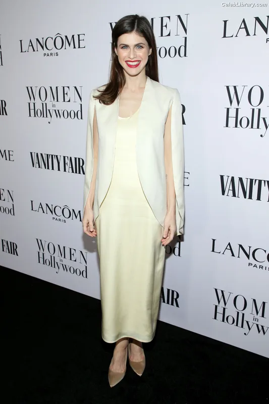 Alexandra Daddario photo 23 of 1618
