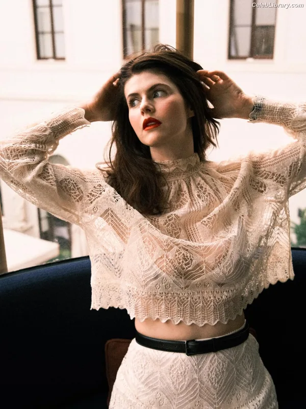 Alexandra Daddario photo 17 of 1618