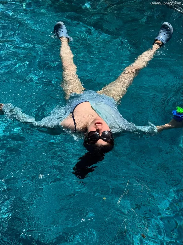Alexandra Daddario photo 5 of 1618