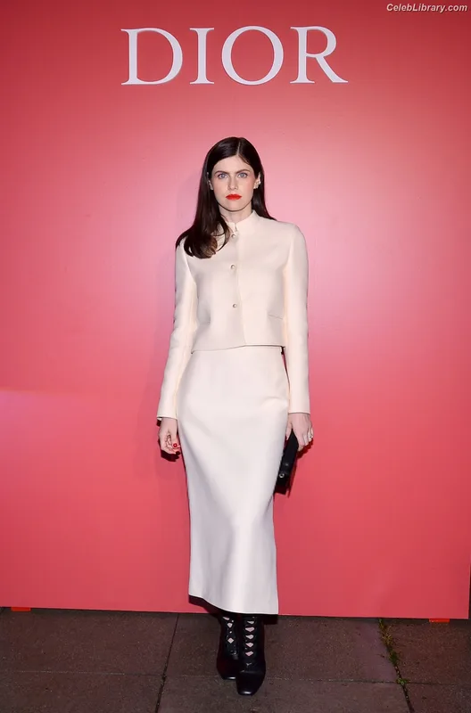Alexandra Daddario photo 8 of 1618
