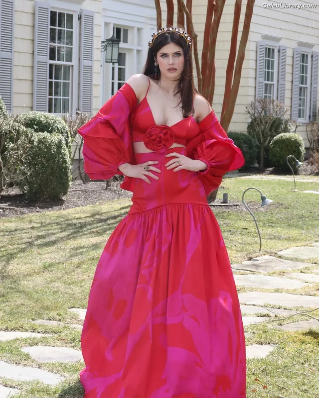 Alexandra Daddario photo 23 of 1618