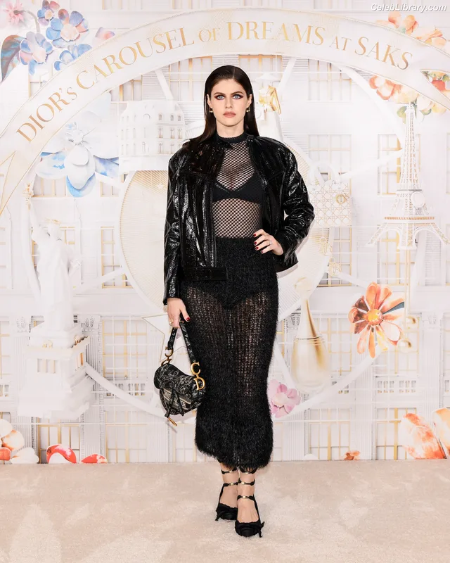Alexandra Daddario photo 15 of 1618