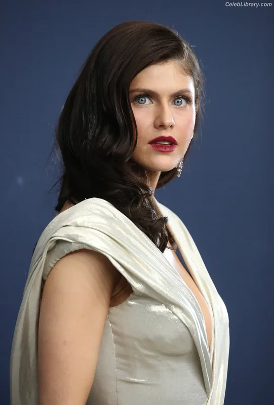 Alexandra Daddario photo 18 of 1618