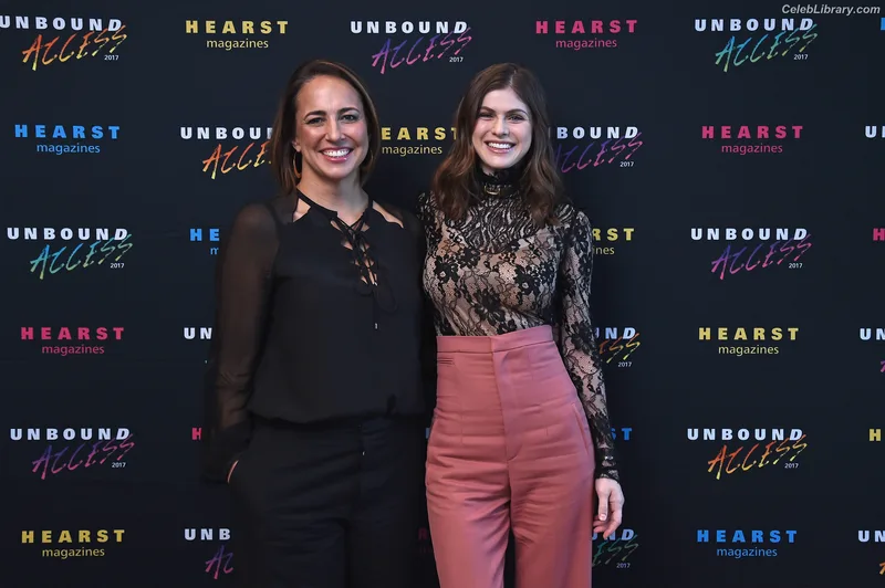 Alexandra Daddario photo 2 of 1618