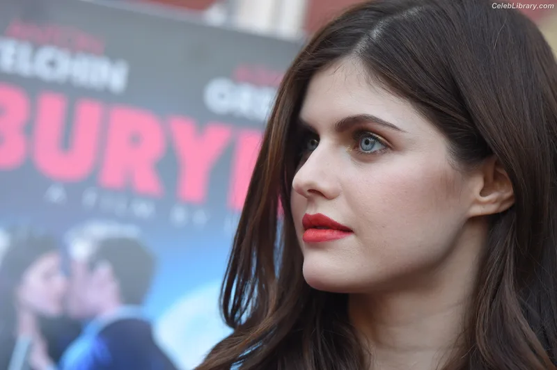 Alexandra Daddario photo 7 of 1618