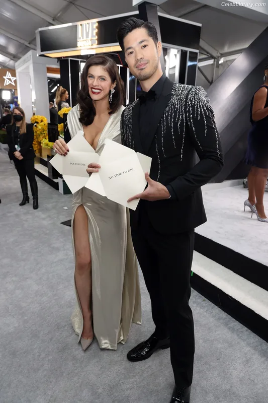 Alexandra Daddario photo 19 of 1618