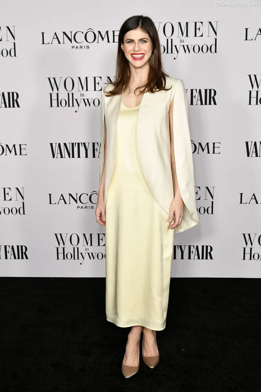 Alexandra Daddario photo 21 of 1618