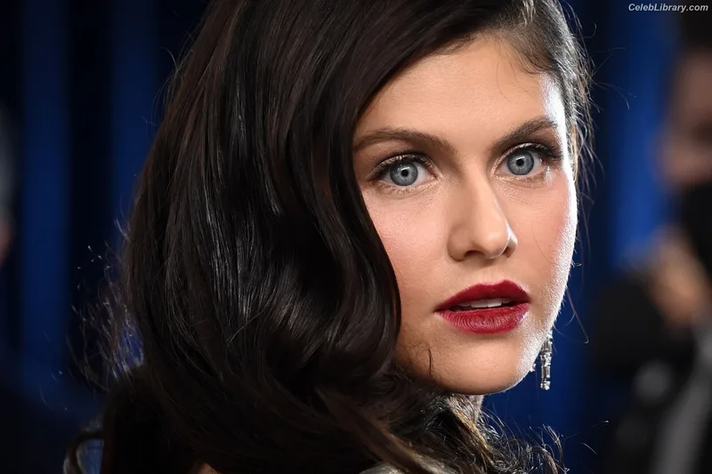 Alexandra Daddario photo 10 of 1618