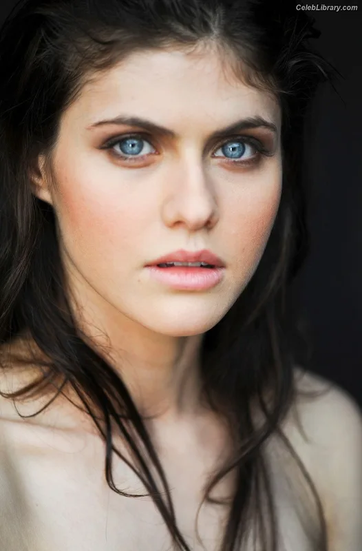 Alexandra Daddario photo 5 of 1618