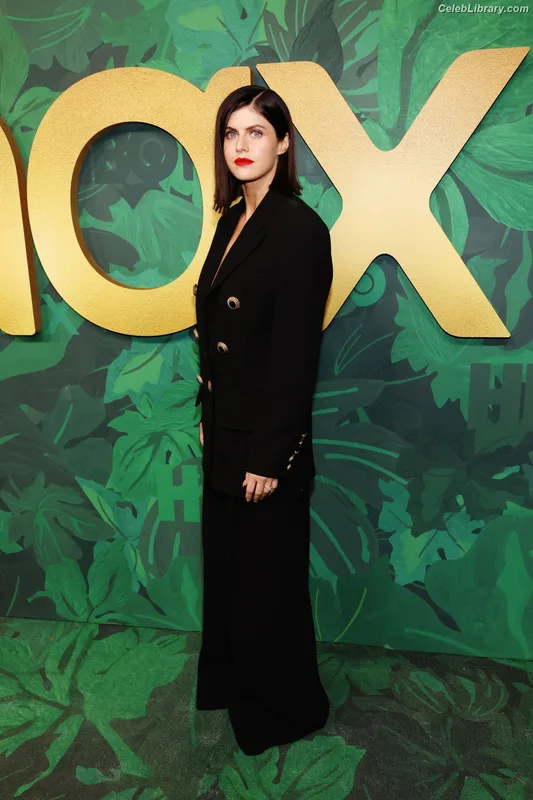 Alexandra Daddario photo 10 of 1618