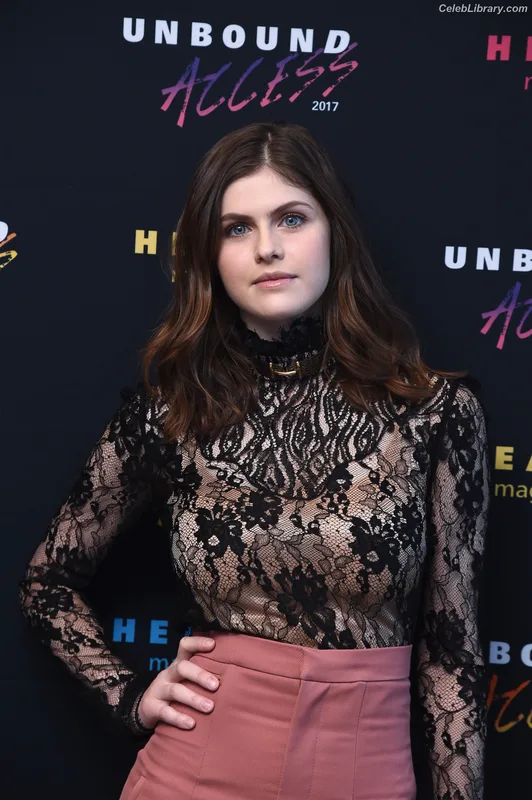 Alexandra Daddario photo 12 of 1618