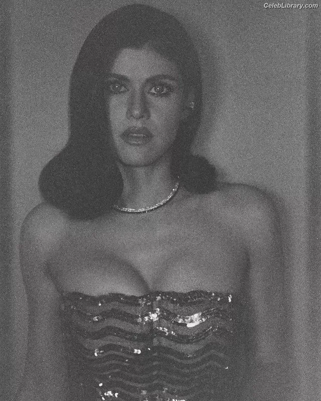 Alexandra Daddario photo 9 of 1618