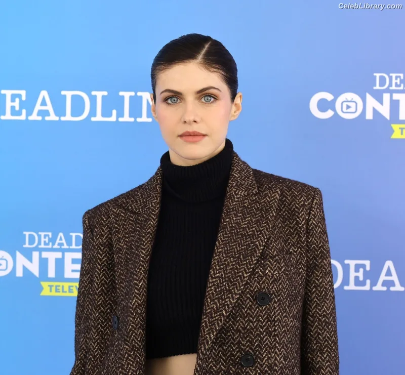 Alexandra Daddario photo 20 of 1618