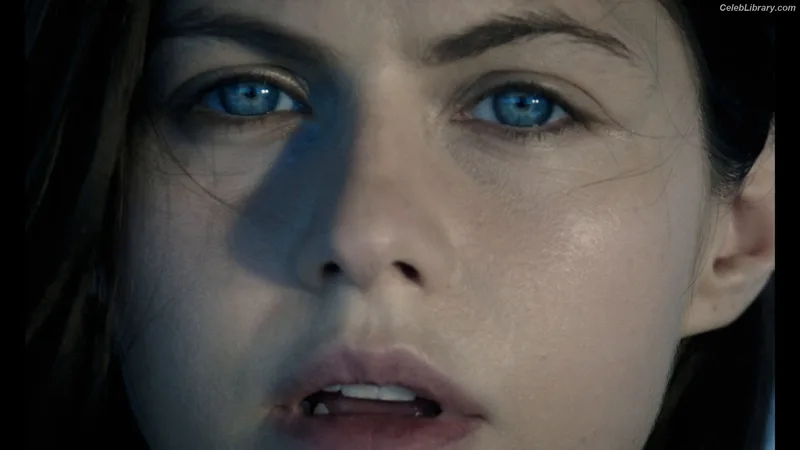 Alexandra Daddario photo 12 of 1618