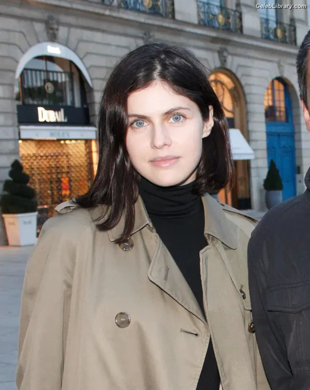 Alexandra Daddario photo 20 of 1618