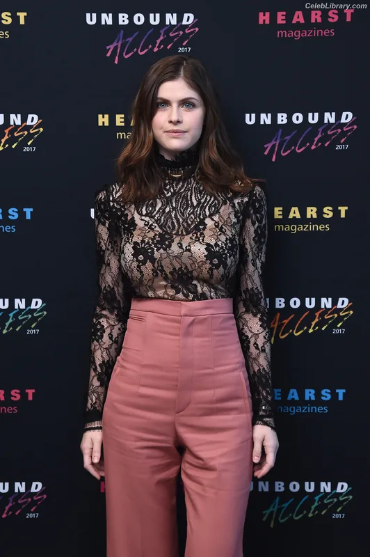 Alexandra Daddario photo 6 of 1618