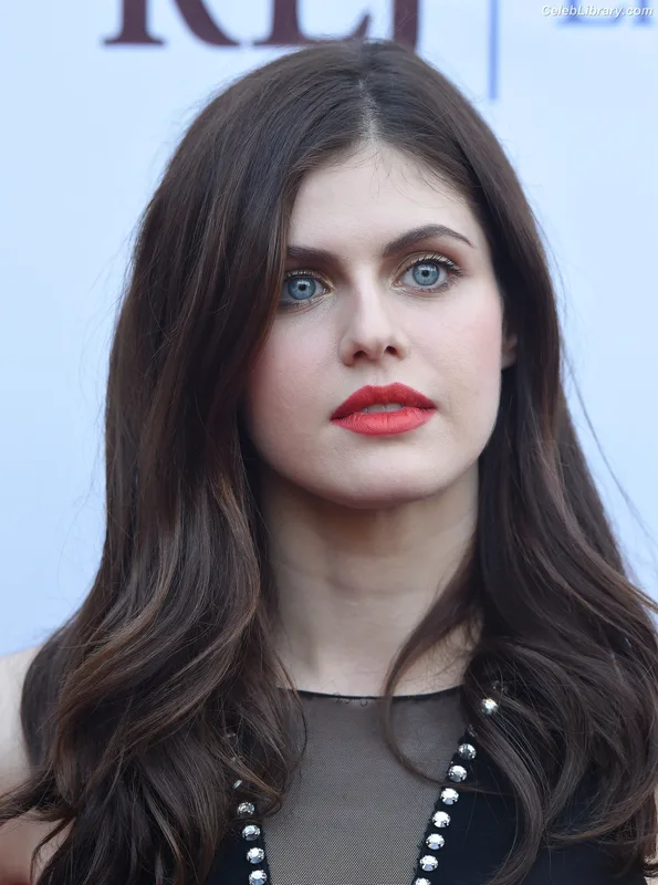 Alexandra Daddario photo 13 of 1618