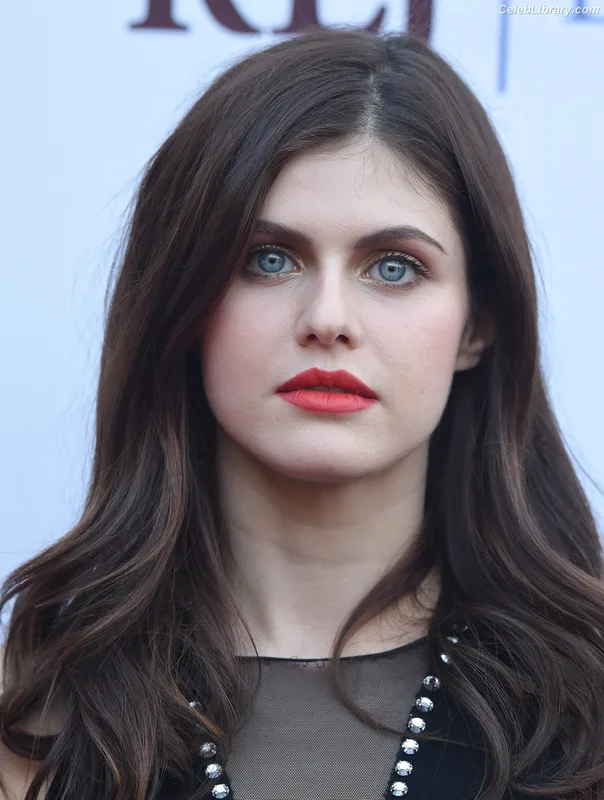 Alexandra Daddario photo 1 of 1618
