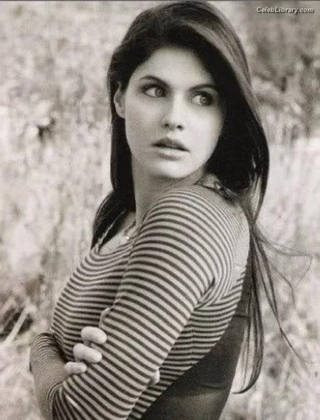 Alexandra Daddario photo 17 of 1618