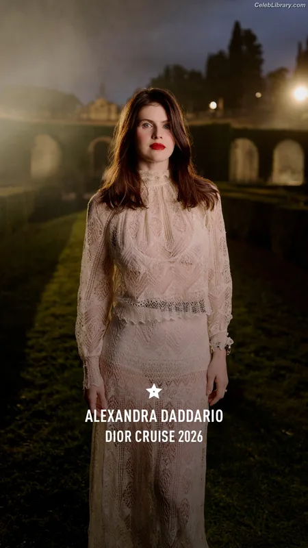 Alexandra Daddario photo 19 of 1618