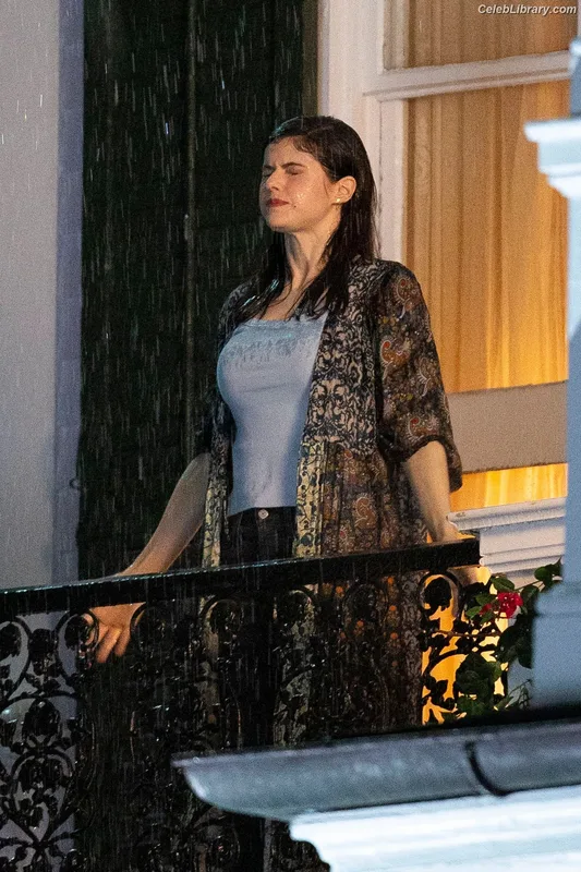 Alexandra Daddario photo 14 of 1618
