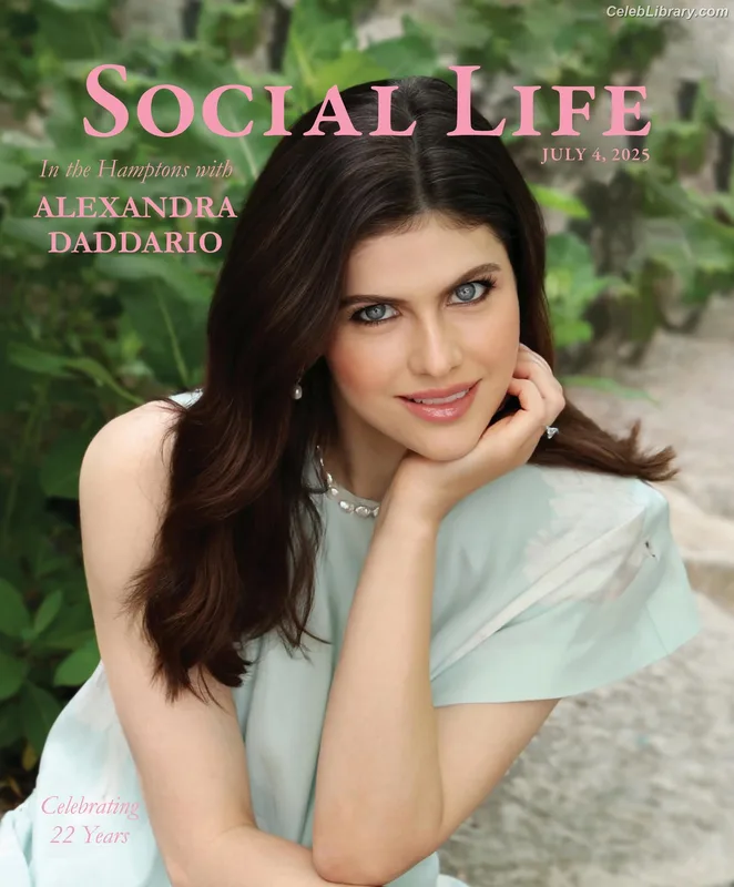 Alexandra Daddario photo 13 of 1618
