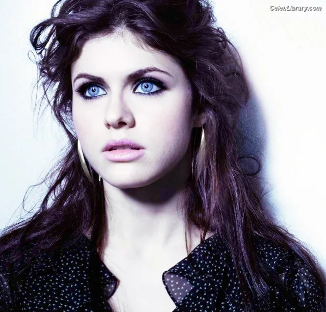 Alexandra Daddario photo 6 of 1618