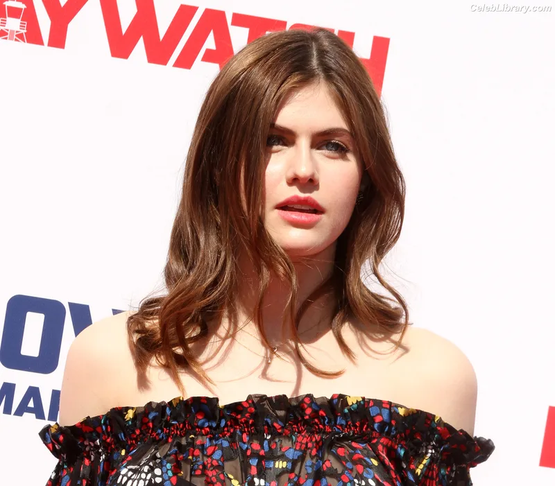Alexandra Daddario photo 15 of 1618