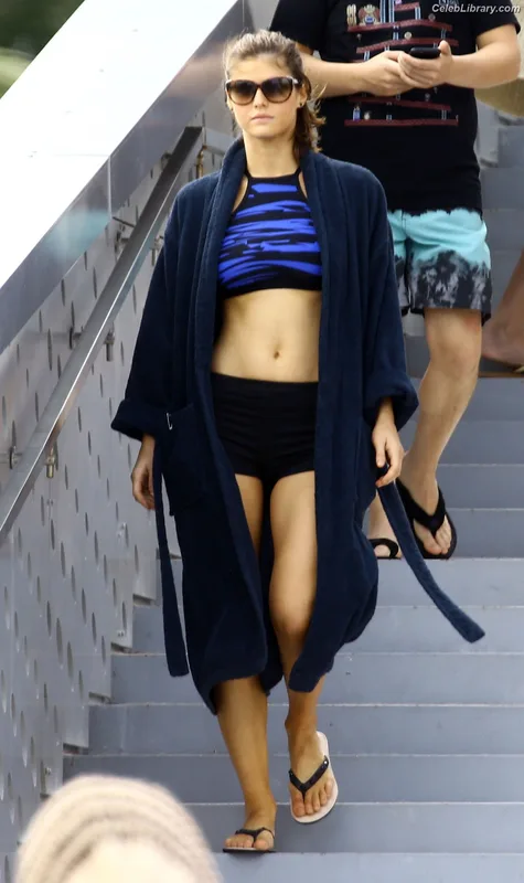 Alexandra Daddario photo 11 of 1618