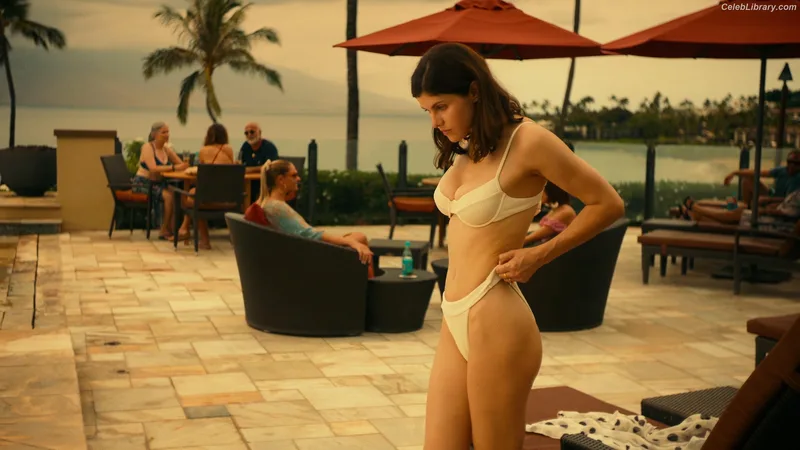 Alexandra Daddario photo 5 of 1618