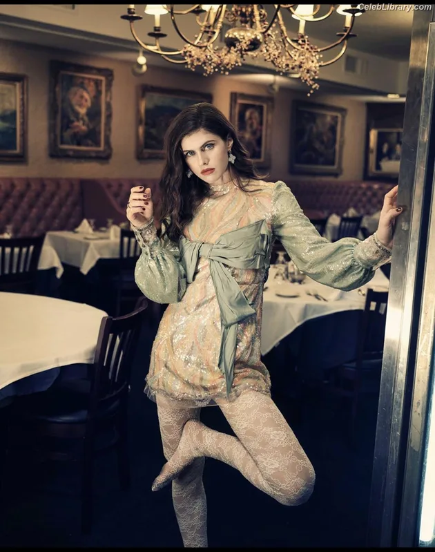 Alexandra Daddario photo 17 of 1618