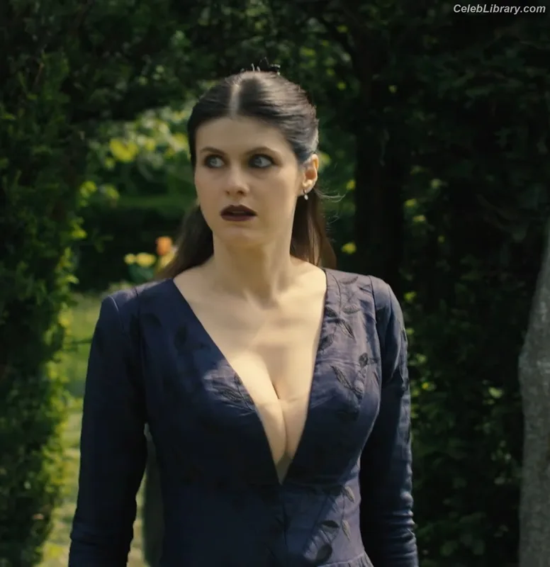 Alexandra Daddario photo 14 of 1618