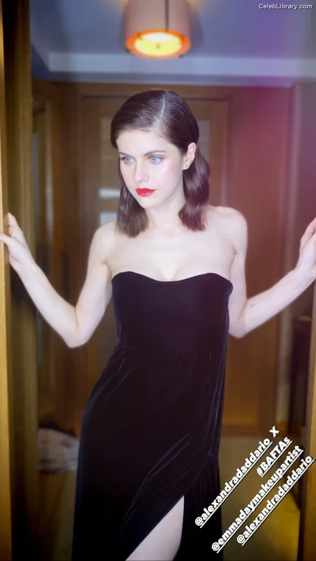Alexandra Daddario photo 17 of 1618