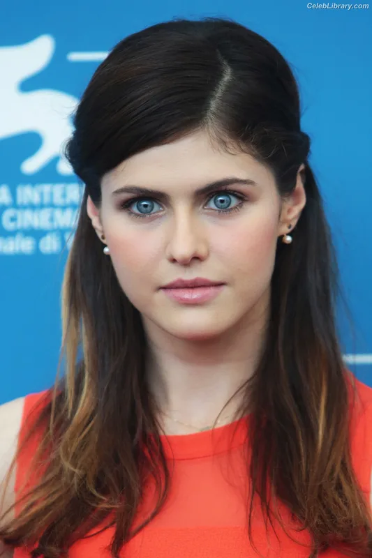 Alexandra Daddario photo 13 of 1618