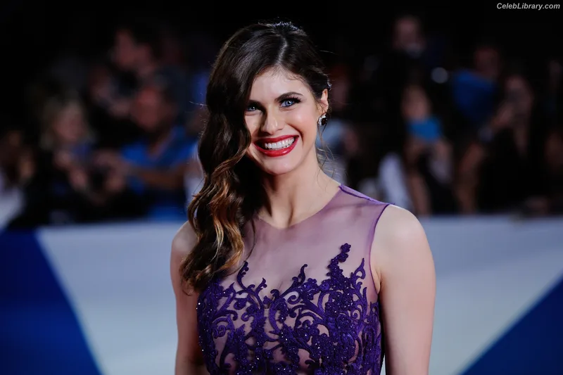 Alexandra Daddario photo 19 of 1618