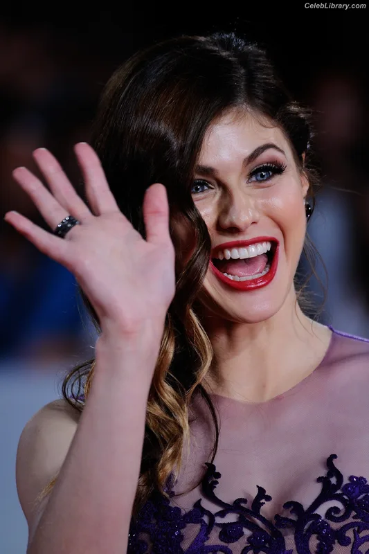 Alexandra Daddario photo 21 of 1618