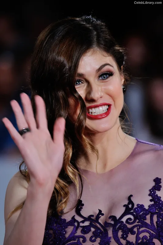 Alexandra Daddario photo 24 of 1618
