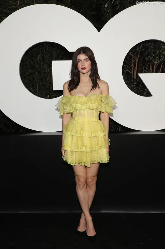 Alexandra Daddario photo 23 of 1618